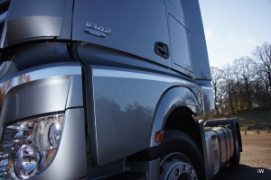 Fits Mercedes*: ACTROS MP4 | MP5 Front and side contour 2500mm width