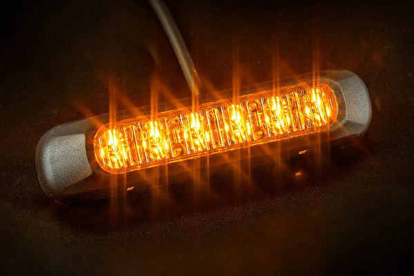 YONC LED Blitzer / Warnleuchte - Gelb - Koffer 6x Akku