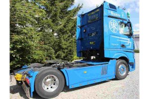 Fits Mercedes*: Actros MP4 | MP5 stainless steel ribs of the side panel