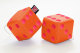 Truck dobbelstenen, 12 x 12 cm, gemaakt van imitatieleer, met koord (fuzzy dice) Oranje Rood