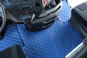 Suitable for MAN*: TGX EURO6 (2020-...) Engine tunnel cover &amp; floor mats - Imitation leather HollandLine blue