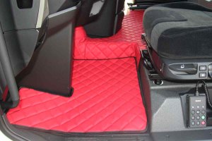 Suitable for MAN*: TGX EURO6 (2020-...) Engine tunnel cover &amp; floor mats - Imitation leather HollandLine red