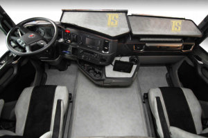 Passar till Scania*: S I R4 (2016-...) - Oldschool läderimitation - Mittbord