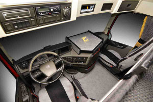 Geschikt voor Volvo*: FH4 (2013-2020) - Oldschool kunstleer - Middentafel met of zonder lade