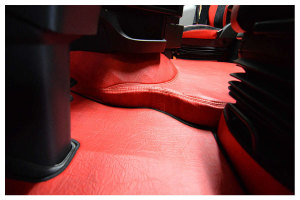 Suitable for Volvo*: FH4 I FH5 (2013-...) - passenger seat pneumatic - leatherette oldschool - seat base trim -  red I black