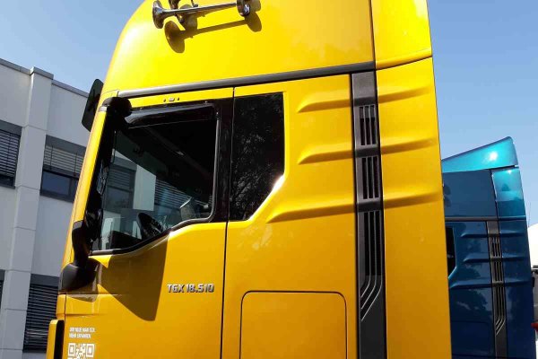 Geschikt voor MAN*: Truck regen- en windscherm voor TGX EURO6 (2020-...) zwart