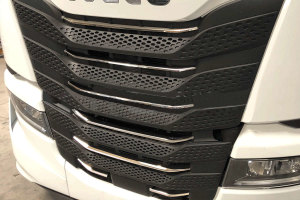 Passend für Iveco*: S-Way (2019-...) - 3D Edelstahl-Profile Kühlergrillrippen