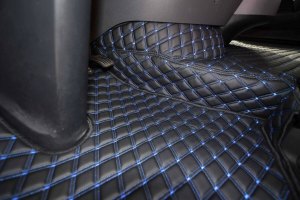 Suitable for DAF*: XF 106 (2013-...) floor mat set + seat base trim DiamondStyle for water heating blue