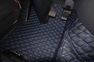 Passend f&uuml;r DAF*: XF 106 (2013-2022) Fu&szlig;mattenset + Sitzsockelverkleidung DiamondStyle f&uuml;r Webasto Standheizung schwarz-blau