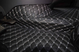 Adatto per DAF*: XF 106 (2013-2022) Set tappetino + rivestimento base sedile DiamondStyle Per riscaldatore di parcheggio Webasto bianco