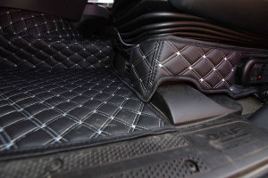 Suitable for DAF*: XF 106 (2013-...) floor mat set + seat base trim DiamondStyle for Webasto parking heater white