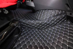 Adatto per DAF*: XF 106 (2013-2022) Set tappetino + rivestimento base sedile DiamondStyle Per riscaldatore di parcheggio Webasto bianco