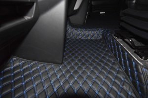 Suitable for MAN*: TGX (2020-...) floor mat set + seat base trim DiamondStyle black-blue