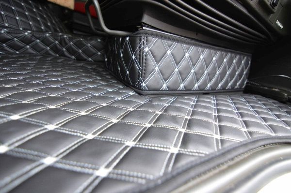Fußmatten passend für Volvo FH4 + Sitzsockelverkleidung