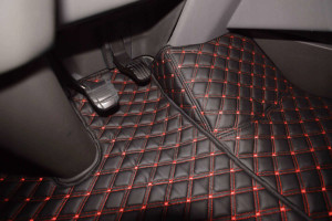Suitable for Scania*: S&amp; R4 (2016-&hellip;) Next Generation Leatherette floor DiamondStyle black-red S (2016-...) small console (smaller than driver&acute;s side)