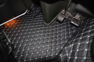 Suitable for Volvo*: FH4, FH5 (2013-...) floor mat set + seat base trim DiamondStyle  black-white