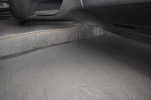 Suitable for Ford*: F-Max (2020-...) imitation leather oldschool floor color antracite I binding black