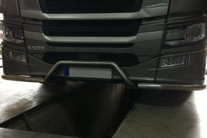 Suitable for Scania*: S/R (2016-...) stainless steel front bar, corners without LED