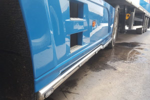 Suitable for DAF*: XF106 Euro6 (2013-...) Stainless steel Sidebar Exhaust not visible with LED