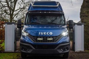 Passend für Iveco*: Daily (2019-2021) LazerLamps Kühlergrill Kit Triple R750 Standard