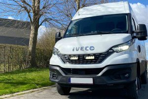 Passend für Iveco*: Daily (2019-2021) LazerLamps Kühlergrill Kit Triple R750 Standard