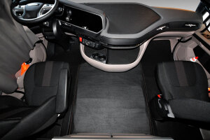 Suitable for DAF*: XG/XG+ (2021-...) Oldschool floor mats | Folding passenger seat