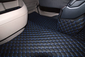 Passend f&uuml;r DAF*: XG / XG+ (2021-...) Fu&szlig;mattenset + Sitzsockelverkleidung DiamondStyle blau