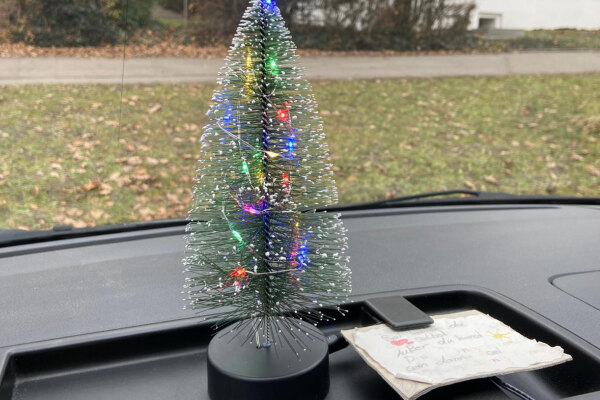 LED illuminated❆Christmas tree for the❆truck