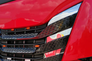 Passend für IVECO*: S-Way (2019-...) Kühlergrill Applikationen
