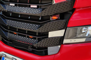 Passend für IVECO*: S-Way (2019-...) Kühlergrill Applikationen