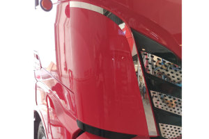 Passend für IVECO*: S-Way (2019-...) Edelstahlapplikation Windleitelement