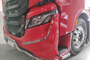 Suitable for IVECO*: S-Way (2019-...) stainless steel trim strip wind deflector element headlights
