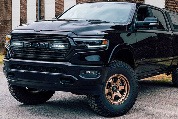 Passend für Dodge*: RAM 1500 DT Limited (2019-2023) Kühlergrill-Kit Linear 6