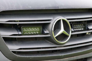 Lämplig för Mercedes*: Sprinter (2018-2024) monteringssats för kylargrill