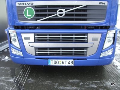 Passend für Volvo*: FH3 (2008-2013) Untere Kühlergrillapplikation